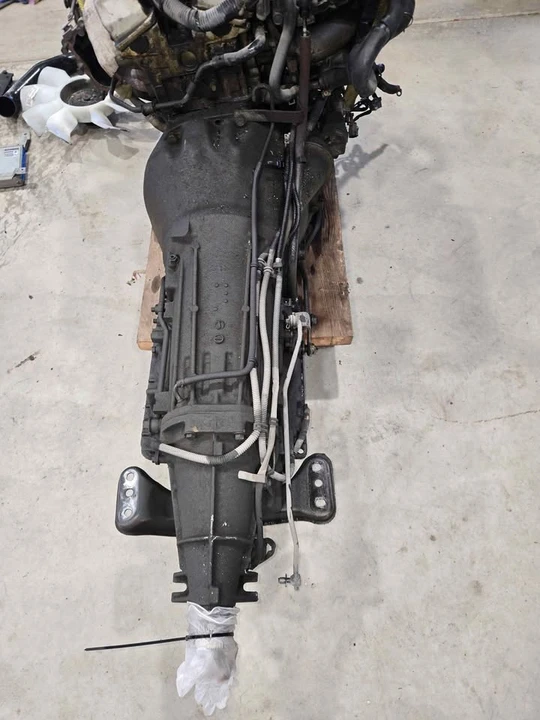 Parts & Memorabilia Engines - Image 5 of 10