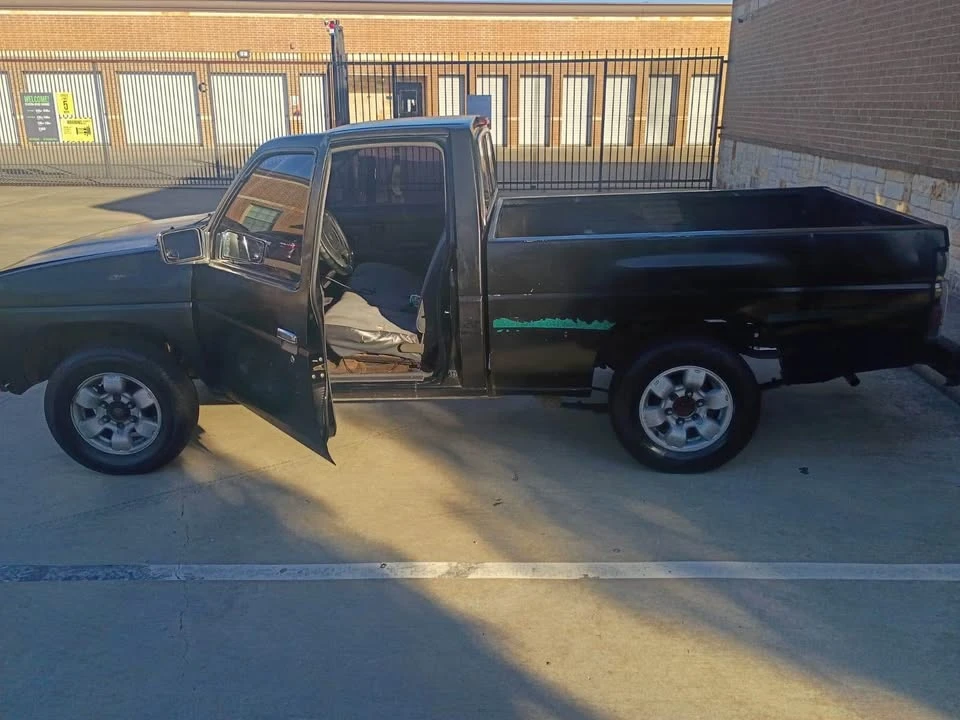 1998 Nissan Frontier 1st Gen - Image 3 of 4