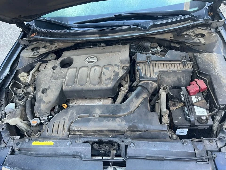 Nissan Altima - Image 10 of 12