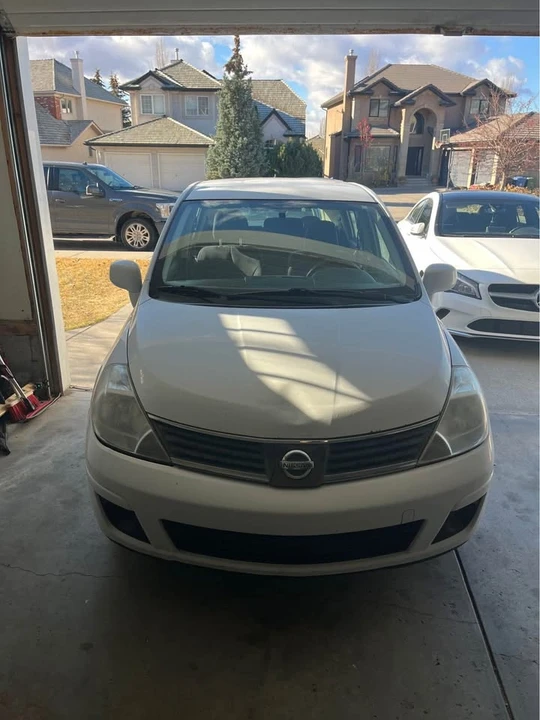 2007 Nissan Versa - Image 2 of 5
