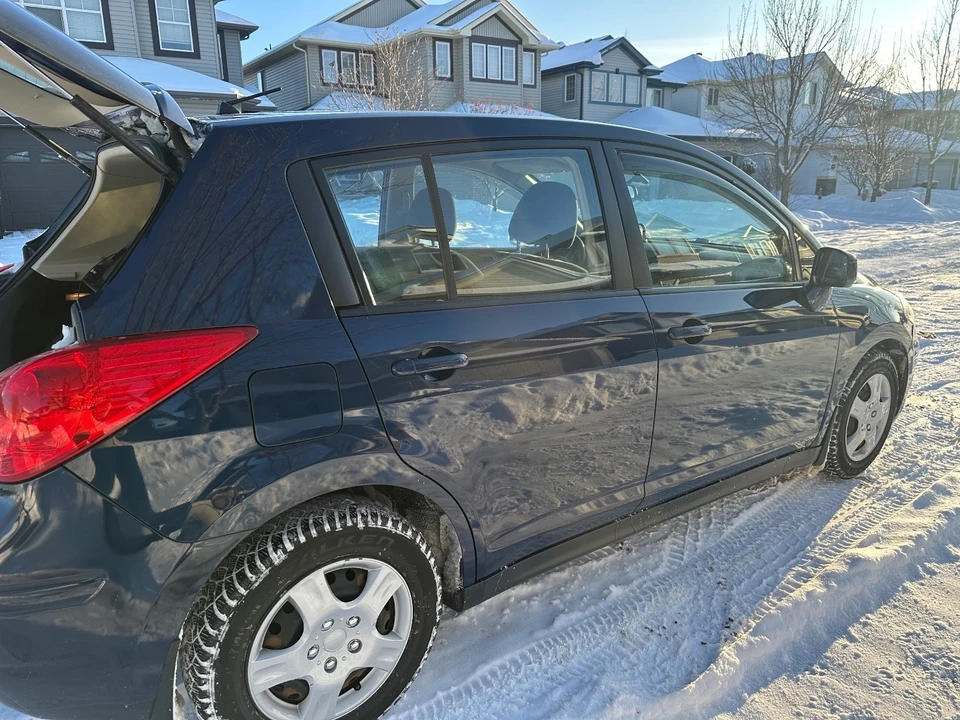 2007 Nissan Versa - Image 2 of 10
