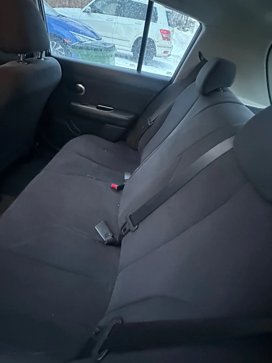2007 Nissan Versa - Image 7 of 10