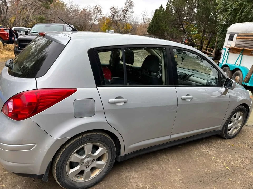 2009 Nissan Versa - Image 2 of 4