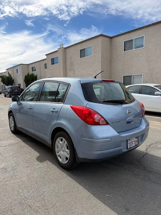 2011 Nissan Versa - Image 8 of 10