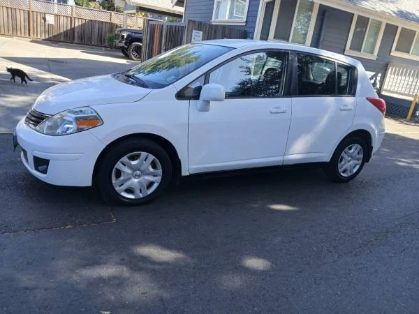 2011 Nissan Versa - Image 11 of 31