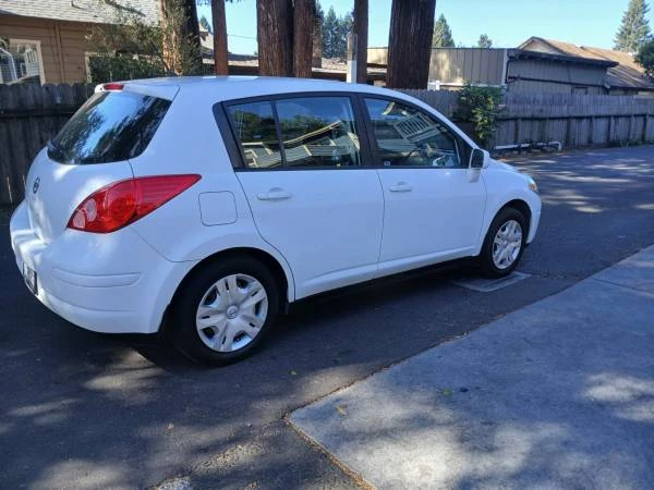 2011 Nissan Versa - Image 9 of 31