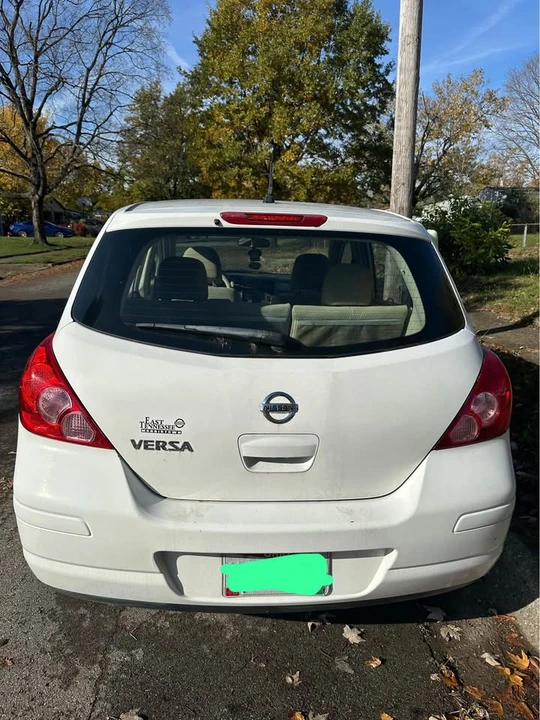 2013 Nissan Versa - Image 5 of 5