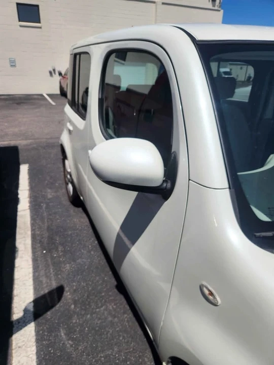 2010 Nissan Cube - Image 2 of 7