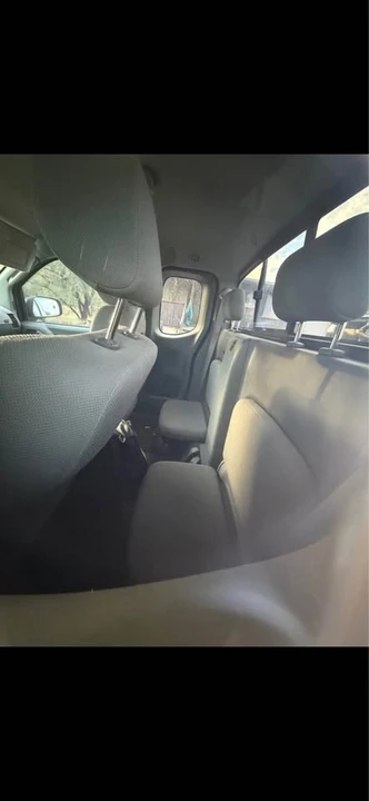 Nissan Frontier - Image 3 of 3