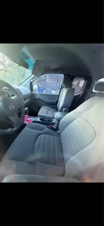Nissan Frontier - Image 2 of 3