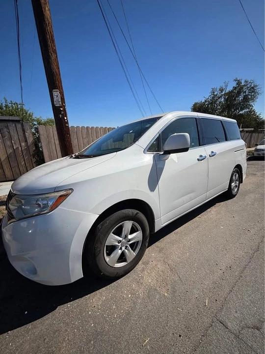 2011 Nissan Quest - Image 2 of 5
