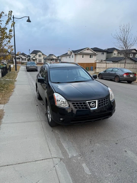 2010 Nissan Rogue - Image 2 of 4