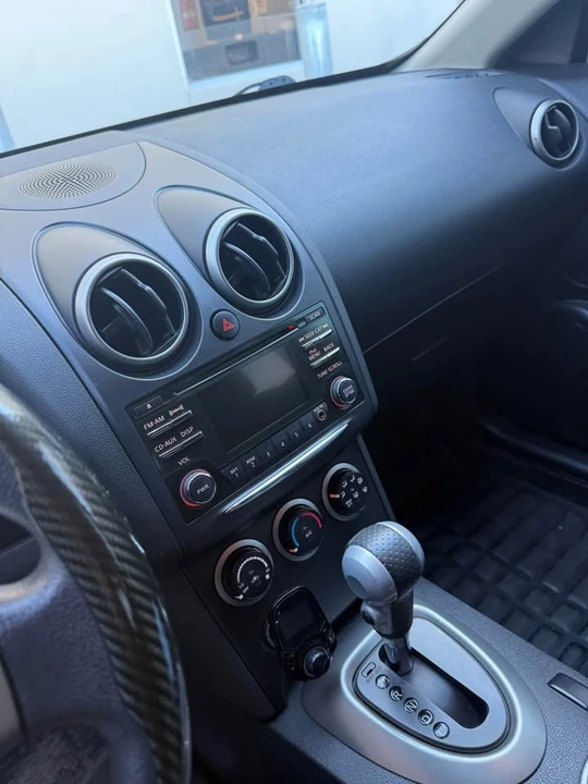 2013 Nissan Rogue - Image 6 of 8