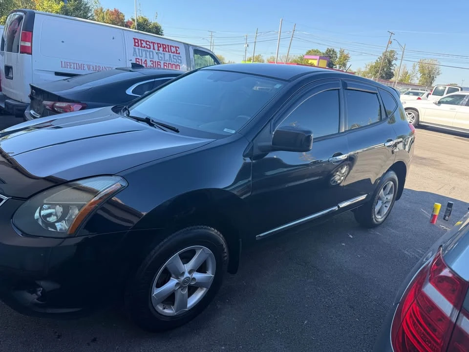 2013 Nissan Rogue - Image 2 of 8