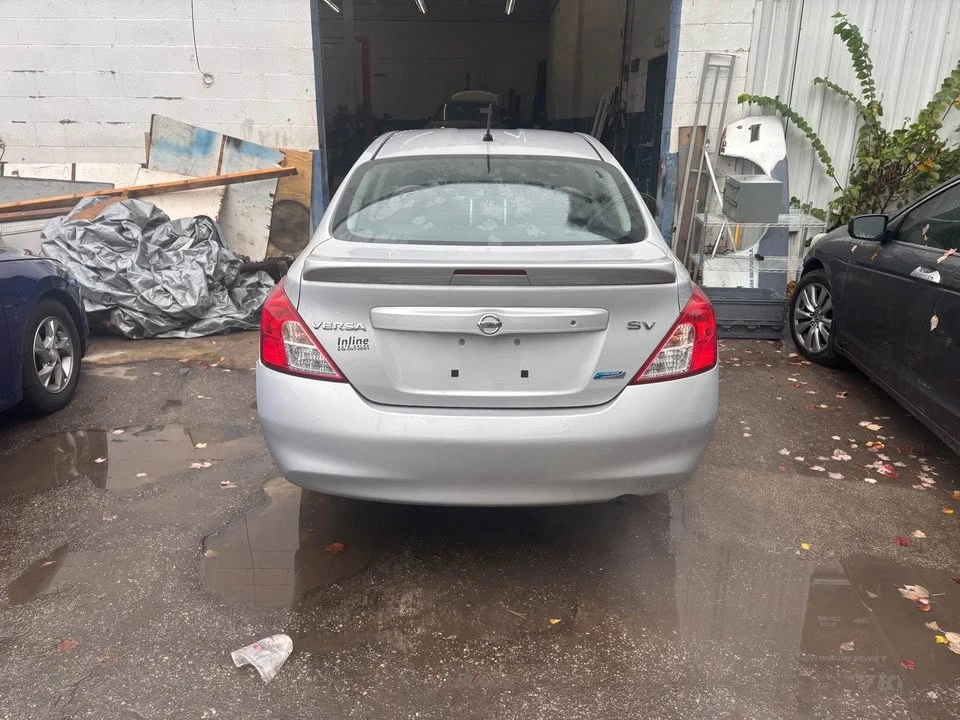 2014 Nissan Versa - Image 5 of 7