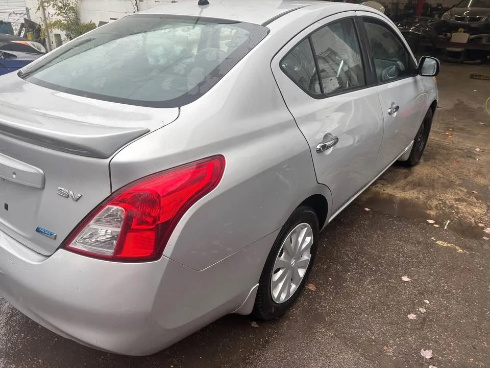 2014 Nissan Versa - Image 2 of 7