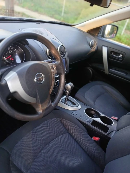 2013 Nissan Rogue - Image 4 of 10