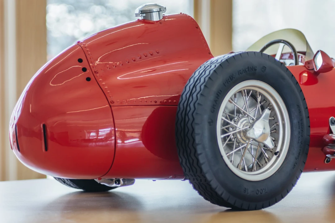 Parts & Memorabilia Scale Models - Image 17 of 31