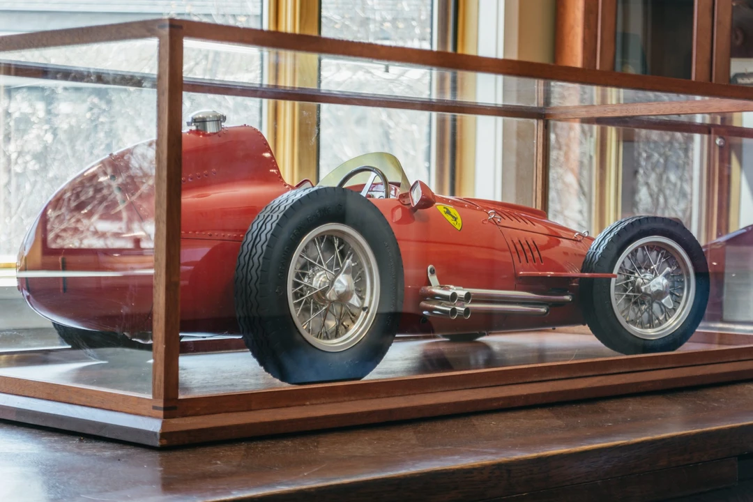 Parts & Memorabilia Scale Models - Image 8 of 31