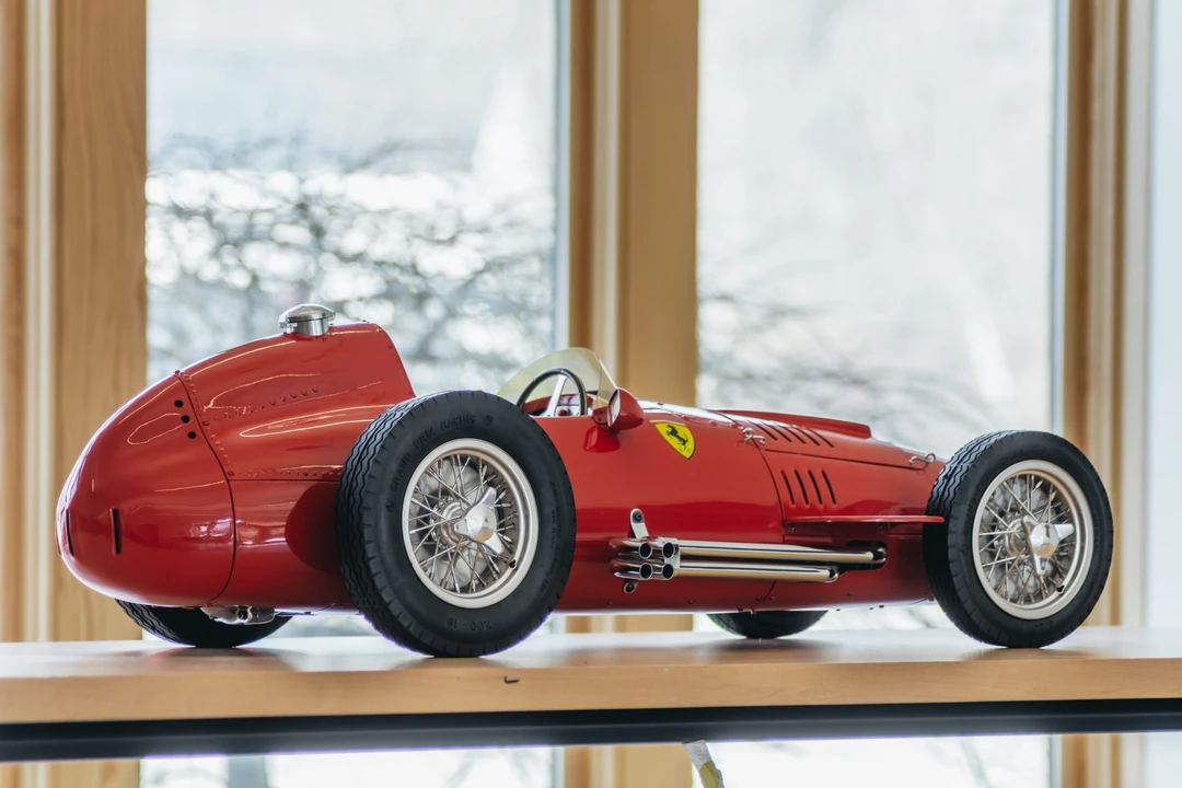 Parts & Memorabilia Scale Models - Image 4 of 31
