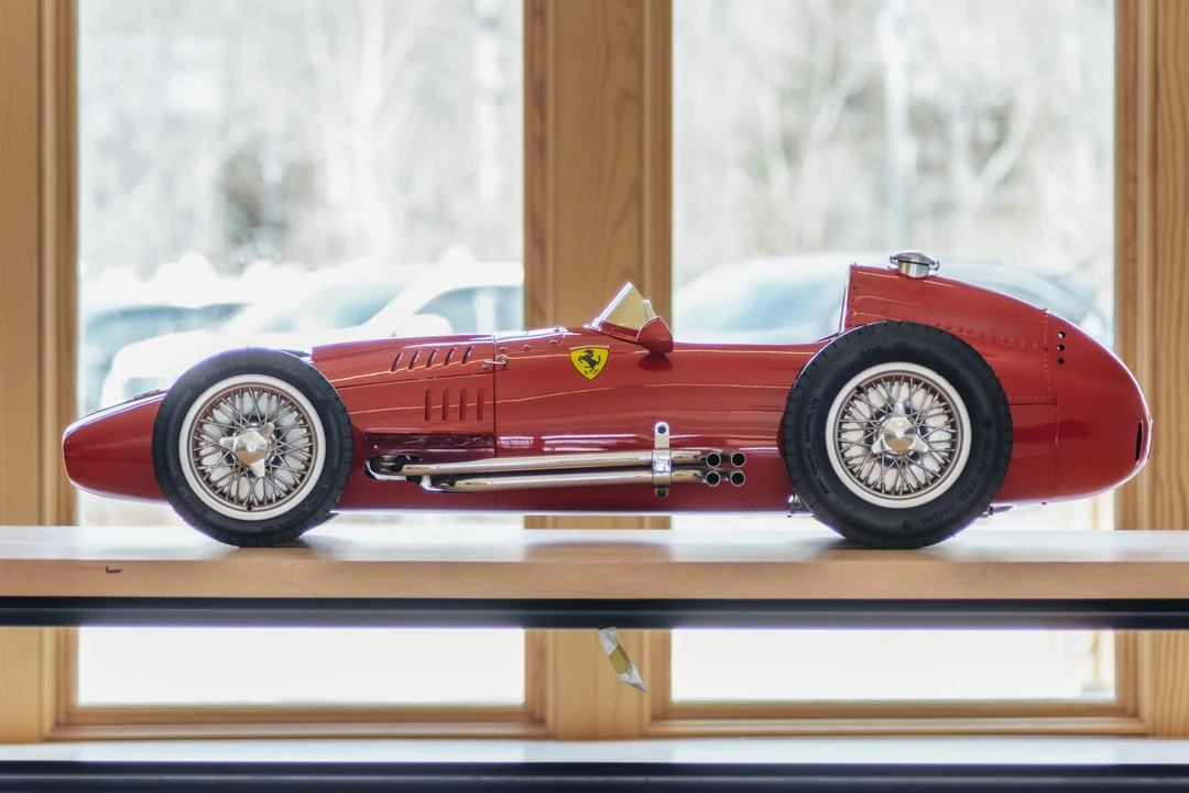 Parts & Memorabilia Scale Models - Image 2 of 31
