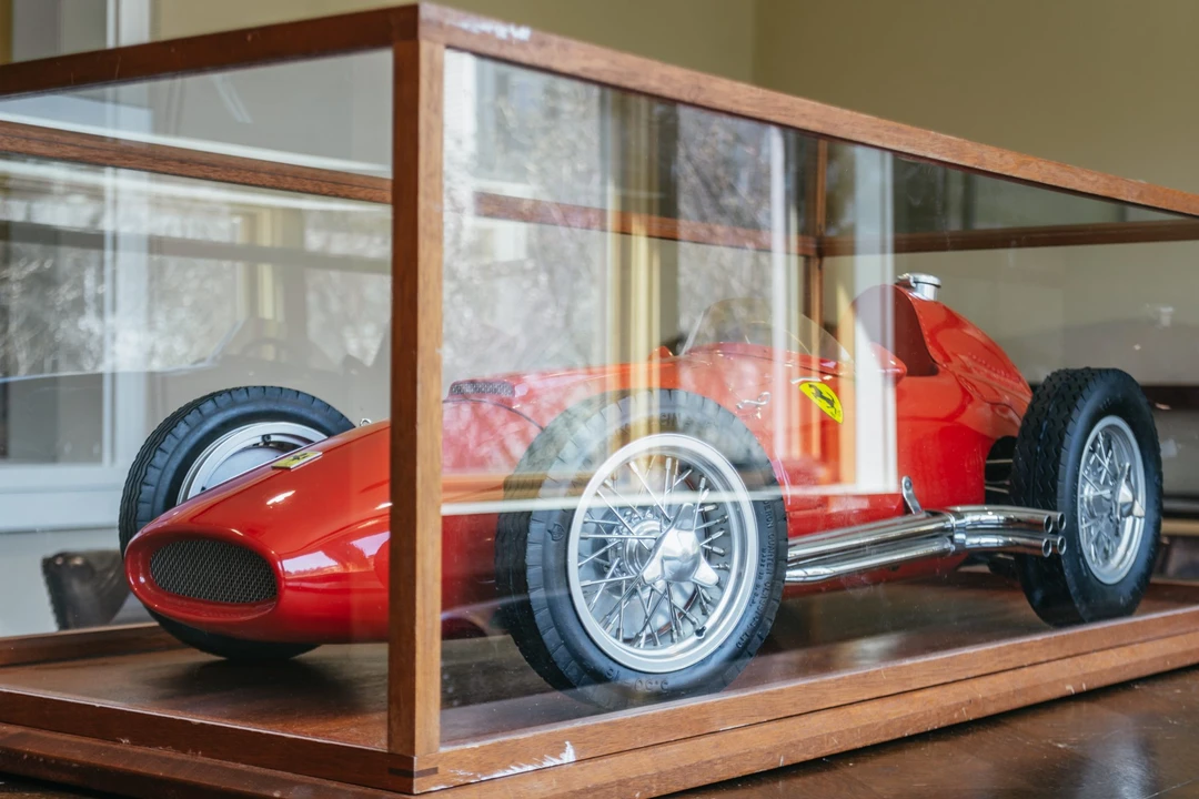 Parts & Memorabilia Scale Models - Image 7 of 31