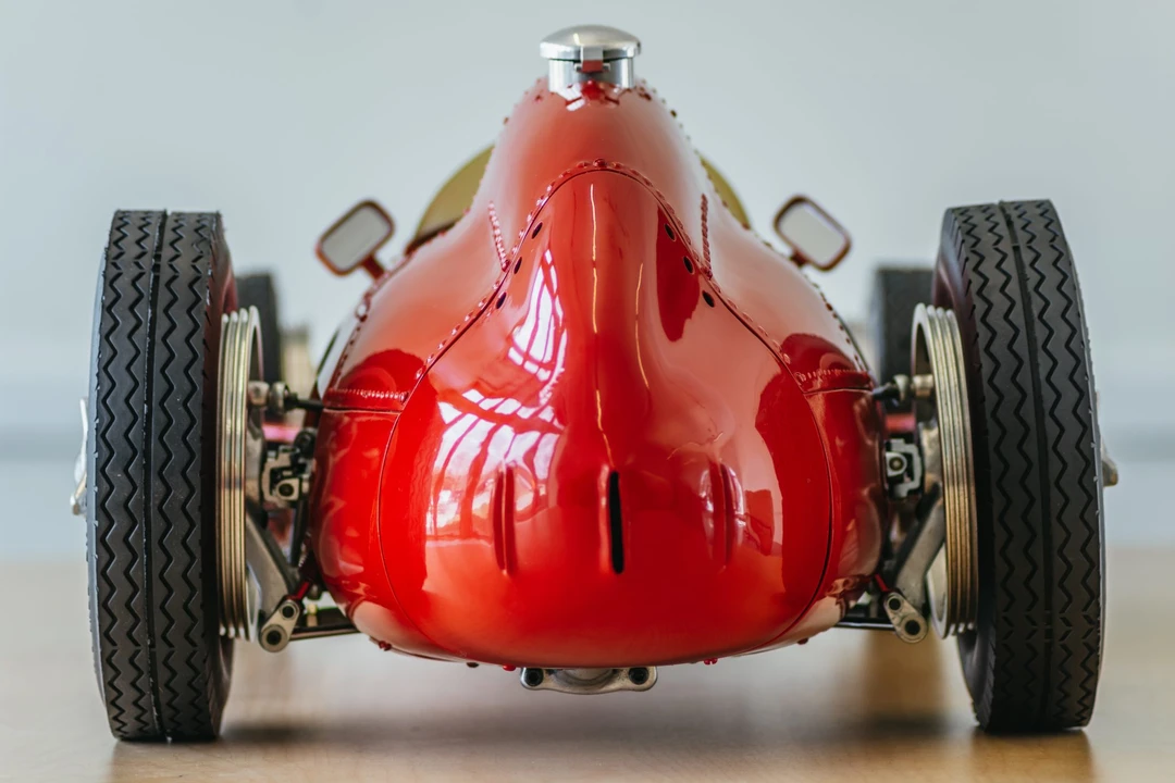 Parts & Memorabilia Scale Models - Image 3 of 31