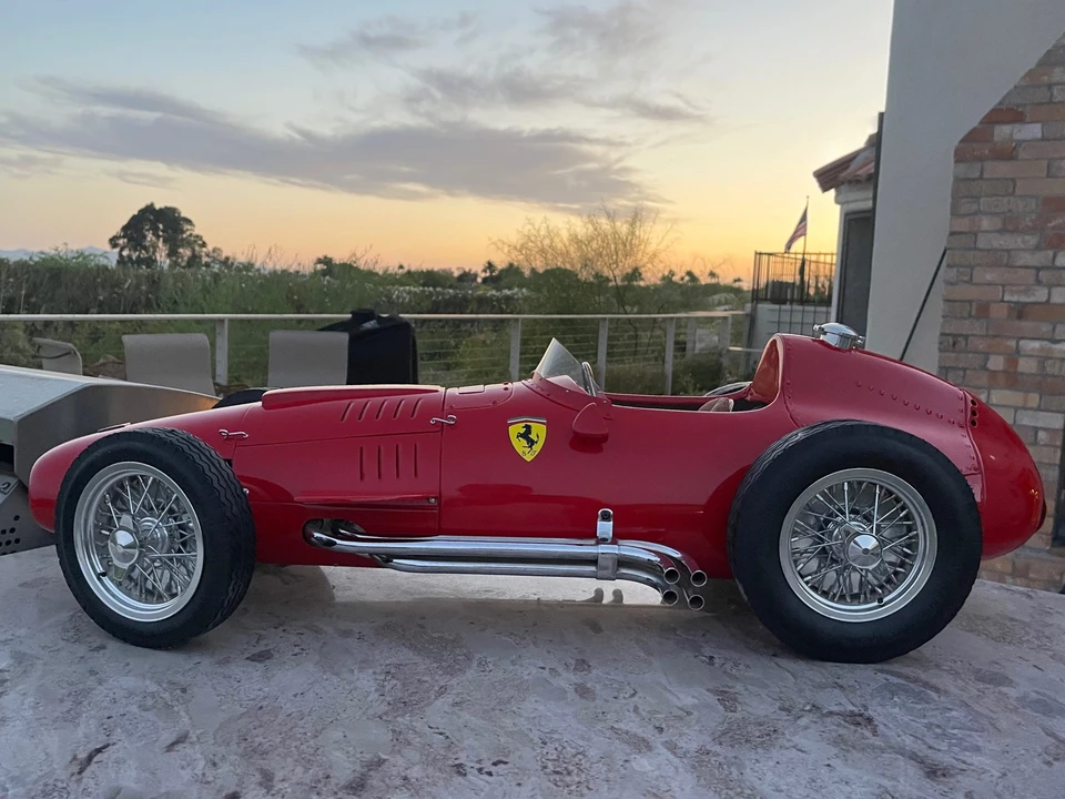 Parts & Memorabilia Scale Models - Image 2 of 31