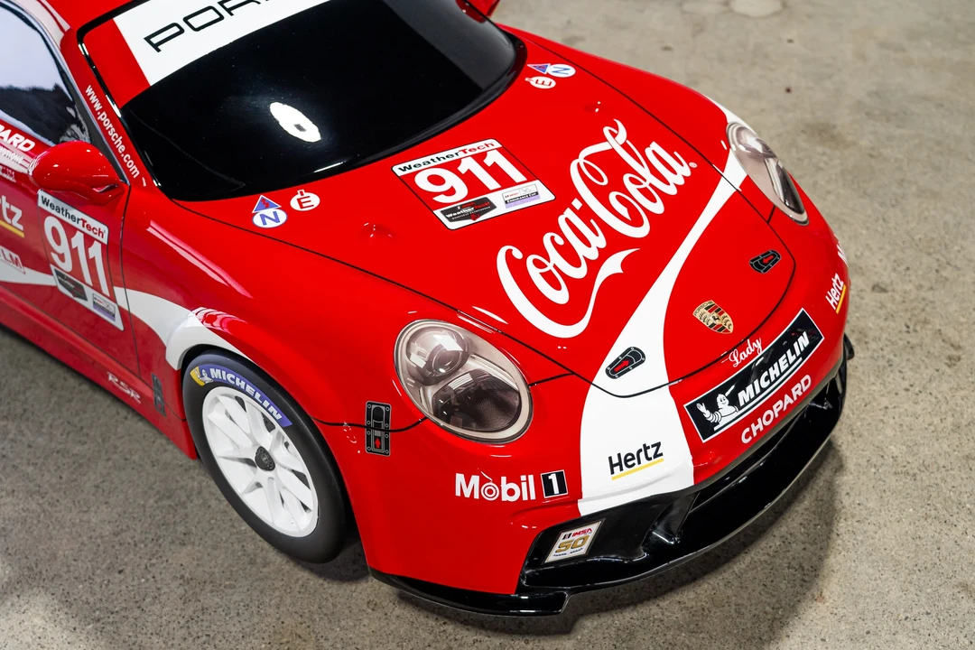 Porsche 911 - Image 23 of 31