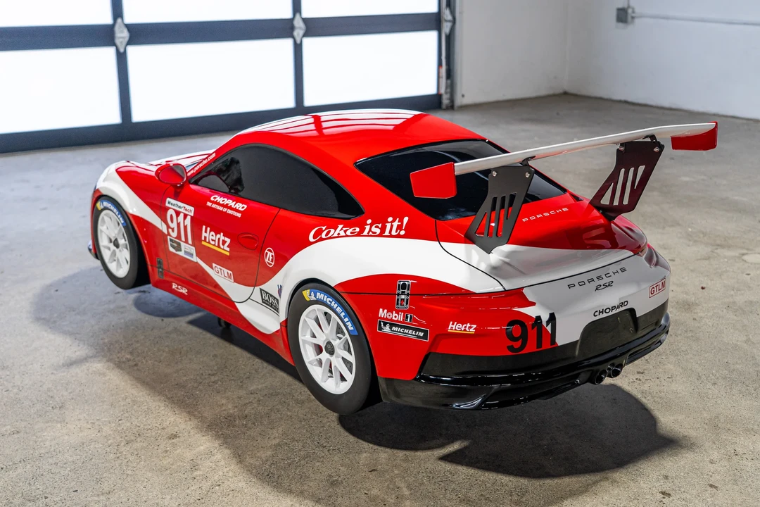 Porsche 911 - Image 13 of 31