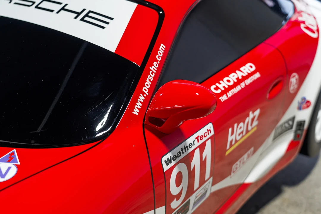 Porsche 911 - Image 25 of 31