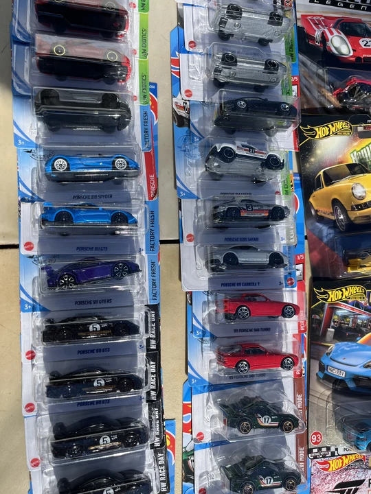 Parts & Memorabilia Scale Models - Image 2 of 20