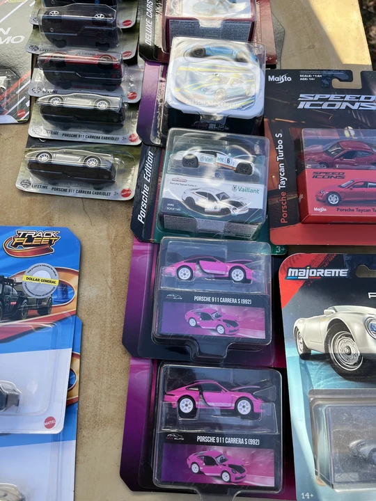 Parts & Memorabilia Scale Models - Image 17 of 20