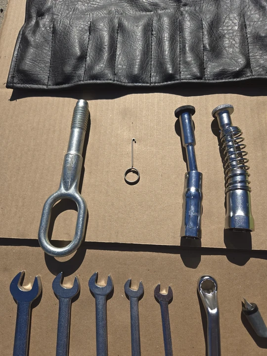 Parts & Memorabilia Tools - Image 11 of 20