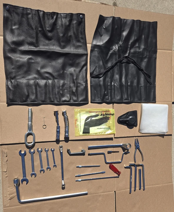 Parts & Memorabilia Tools - Image 5 of 20