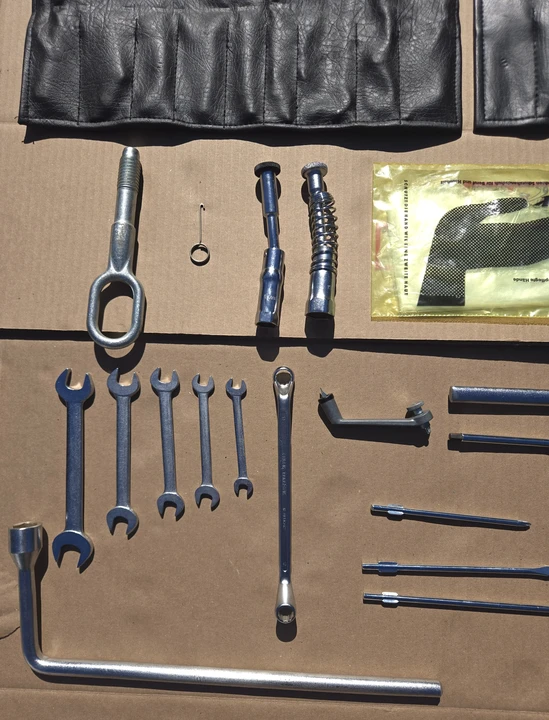 Parts & Memorabilia Tools - Image 10 of 20