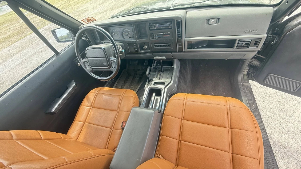 1996 Jeep XJ Cherokee - Image 6 of 9