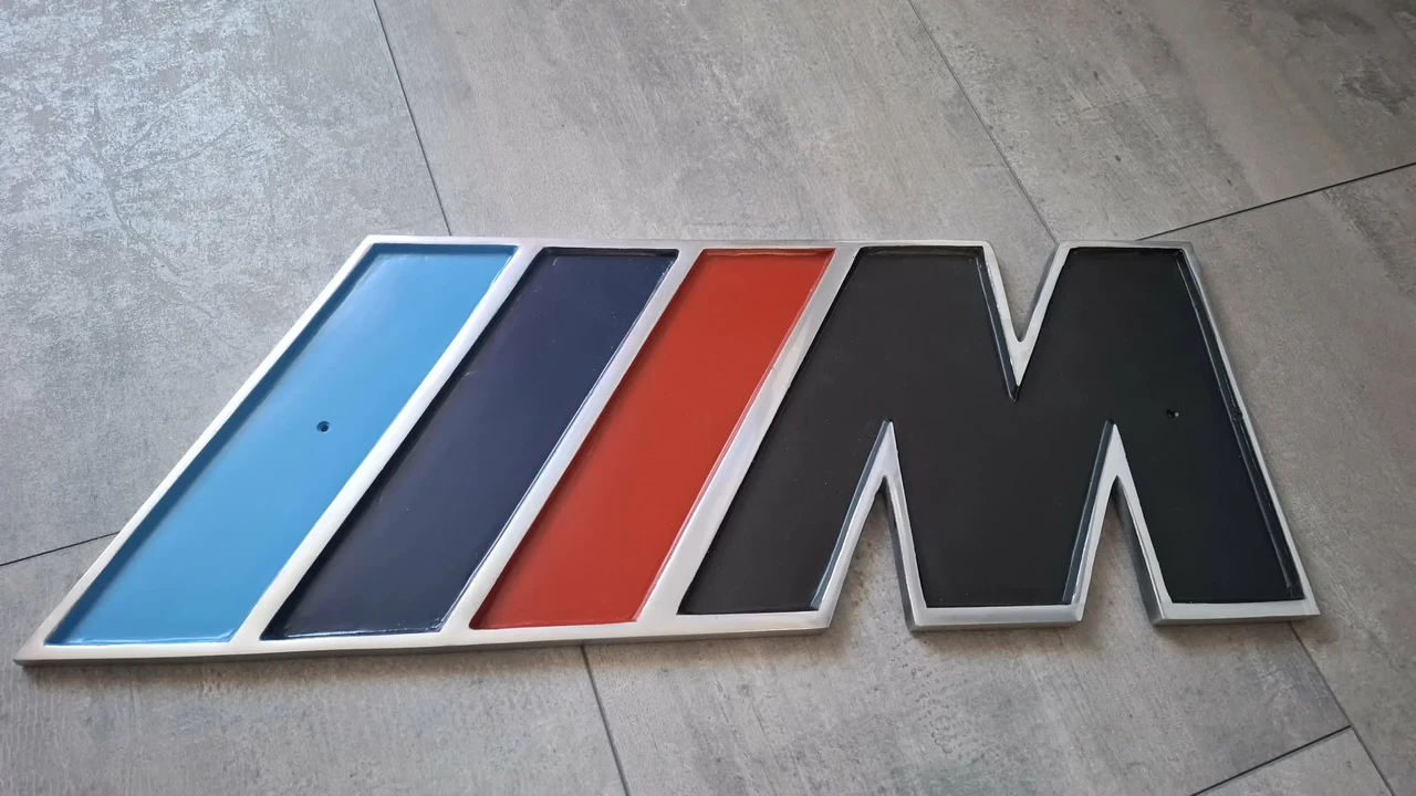 BMW - Image 13 of 17