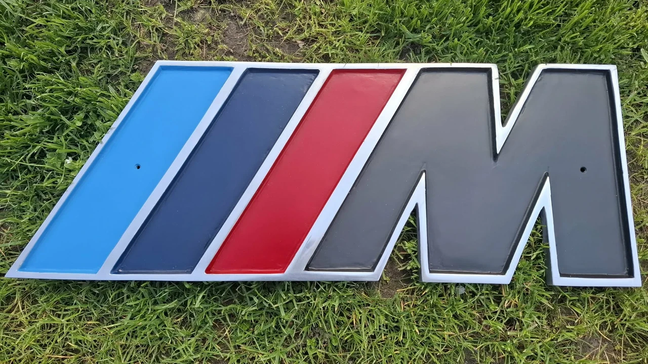 BMW - Image 14 of 17