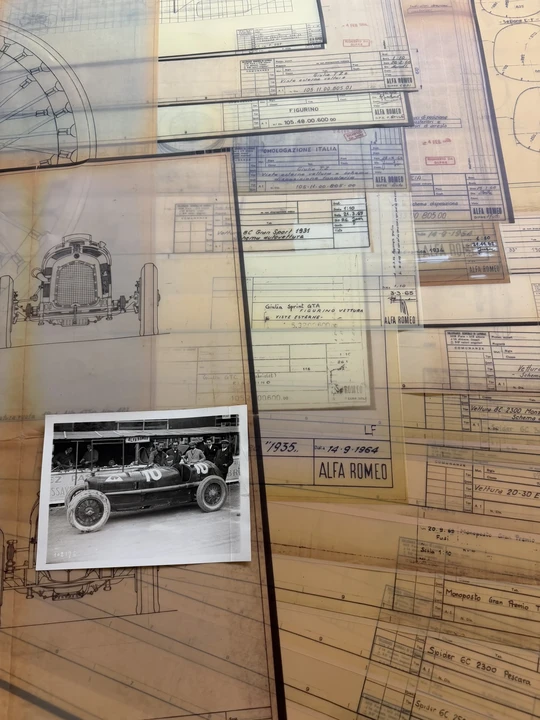 Alfa Romeo - Image 3 of 31