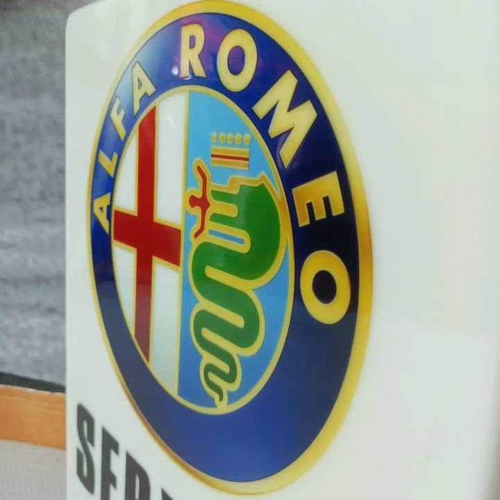 Alfa Romeo - Image 2 of 28