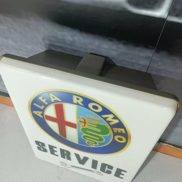 Alfa Romeo - Image 5 of 28