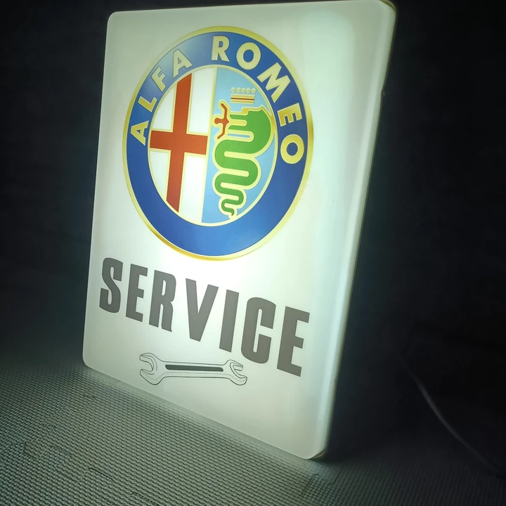 Alfa Romeo - Image 25 of 28