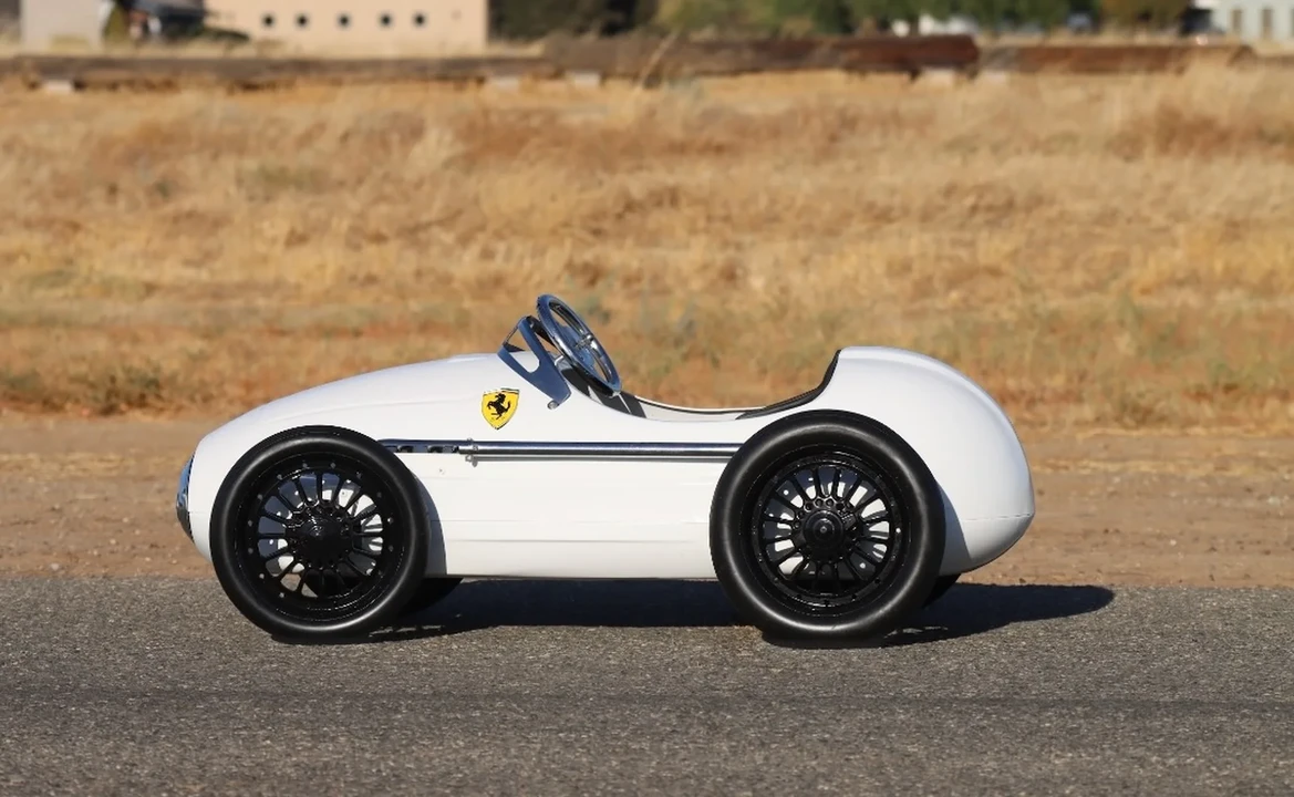 Ferrari Replica - Image 2 of 10