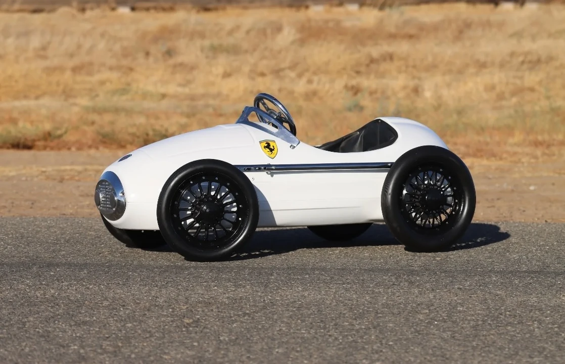 Ferrari Replica - Image 3 of 10
