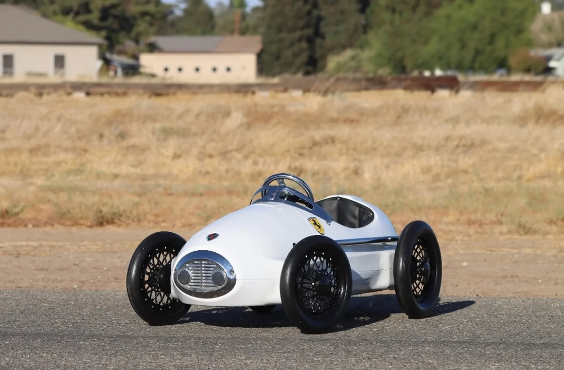 Ferrari Replica - Image 4 of 10