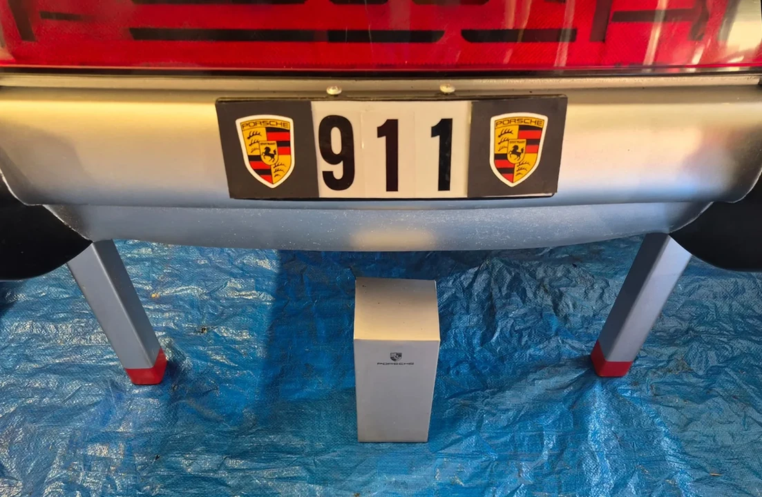 Porsche 911 - Image 16 of 17