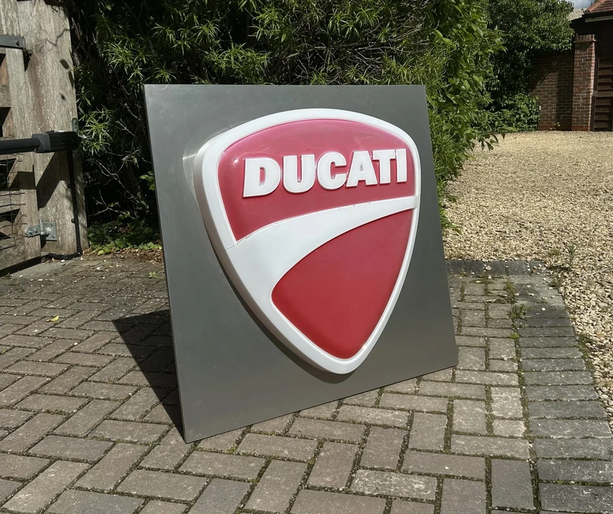 Ducati - Image 3 of 14