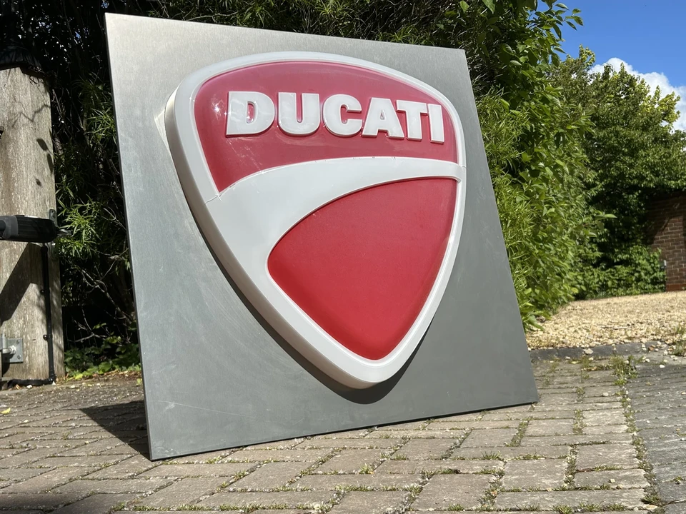 Ducati - Image 5 of 14
