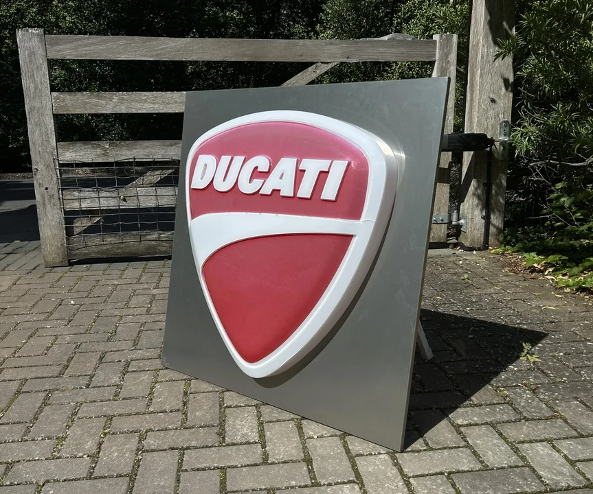 Ducati - Image 6 of 14